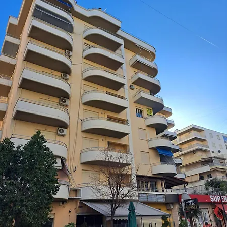 Johnny * Vlorë